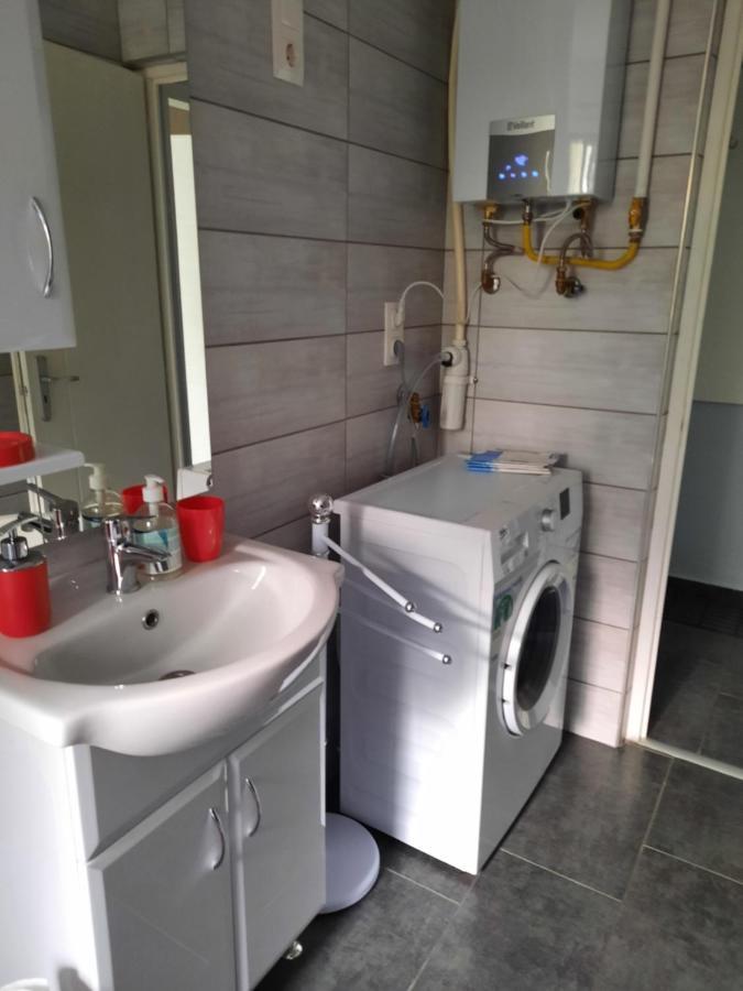Kodaly Apartman Eger Buitenkant foto